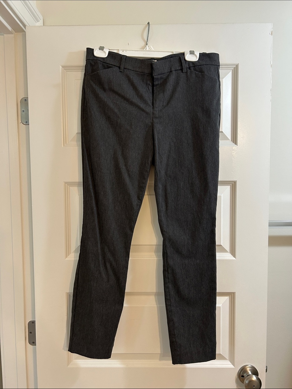GAP Straight-Leg Pants in Charcoal